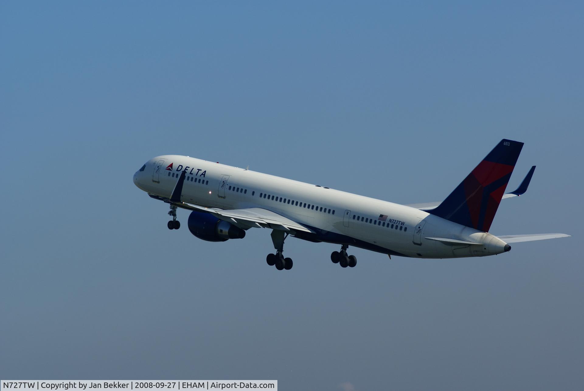 N727TW, 1999 Boeing 757-231 C/N 30340, Just after take off from the Polderbaan