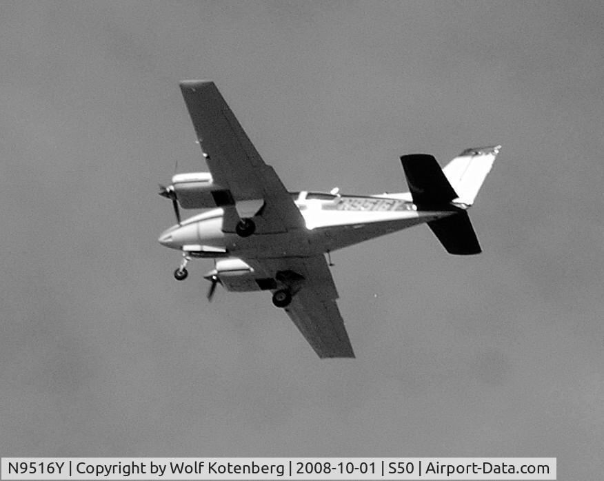 N9516Y, 1962 Beech 95-A55 Baron C/N TC-334, Flying over Auburn