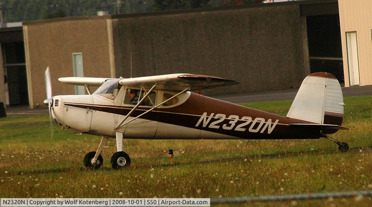 N2320N, 1947 Cessna 140 C/N 12560, positioning for take-off