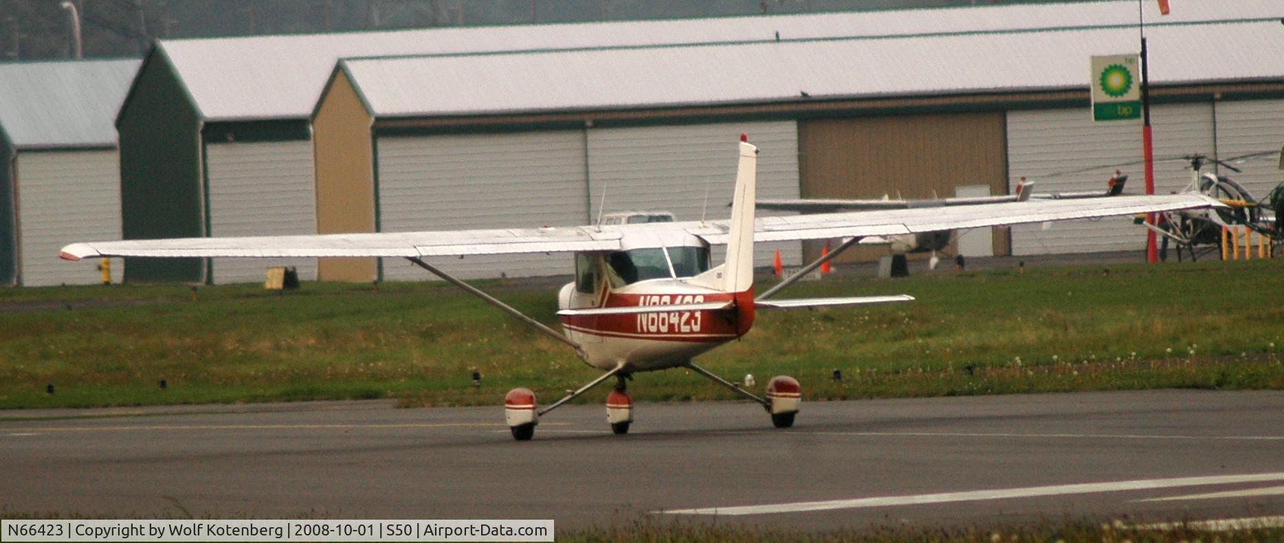 N66423, 1974 Cessna 150M C/N 15076037, rolling
