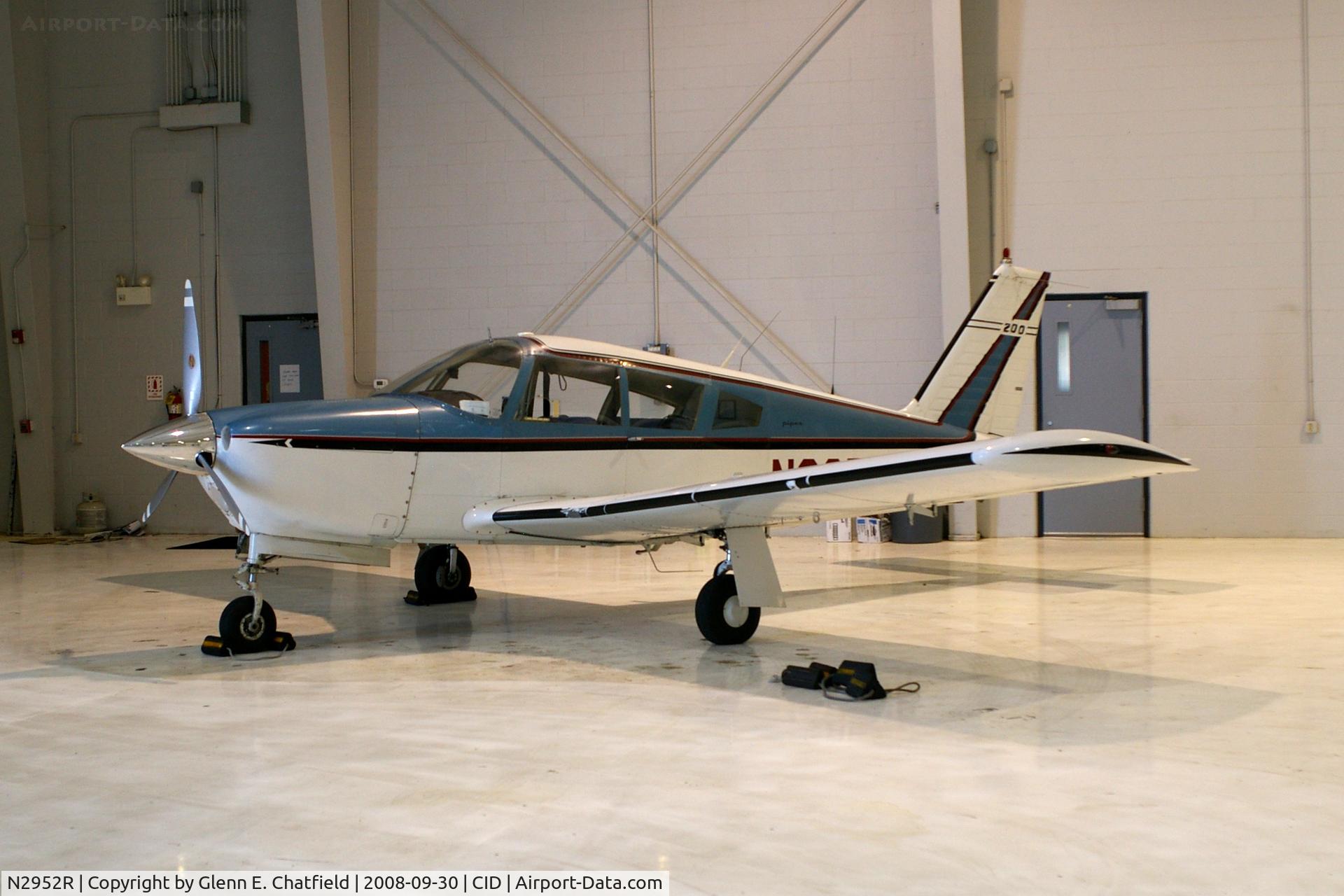 N2952R, 1969 Piper PA-28R-200 Arrow II C/N 28R-35344, In the Landmark hangar.