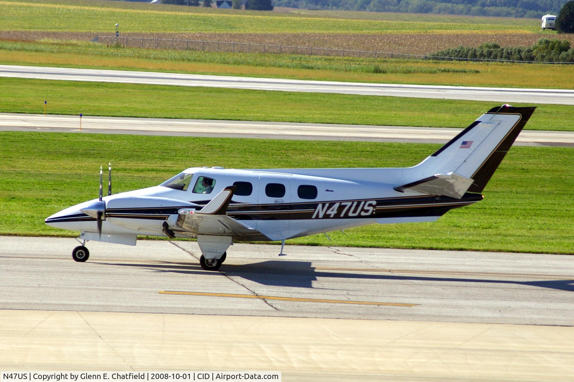 N47US, 1980 Beech B-60 Duke C/N P-543, Taxiing to Runway 27 for departure.
