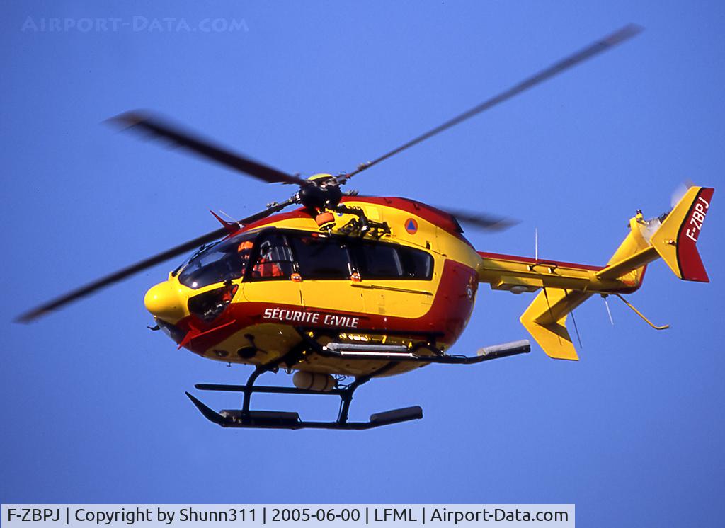 F-ZBPJ, Eurocopter-Kawasaki EC-145 (BK-117C-2) C/N 9017, Landing to the Securite Civile home base...