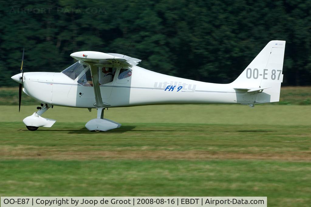 OO-E87, B & F Technik FK-9 Mark 3 Utility C/N 263, Landing at the old timer fly in 2008
