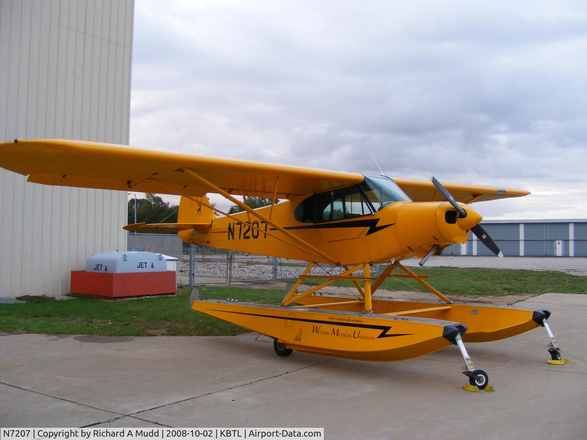 N7207, 1962 Piper PA-18 C/N 18-7859, Parked at the ramp