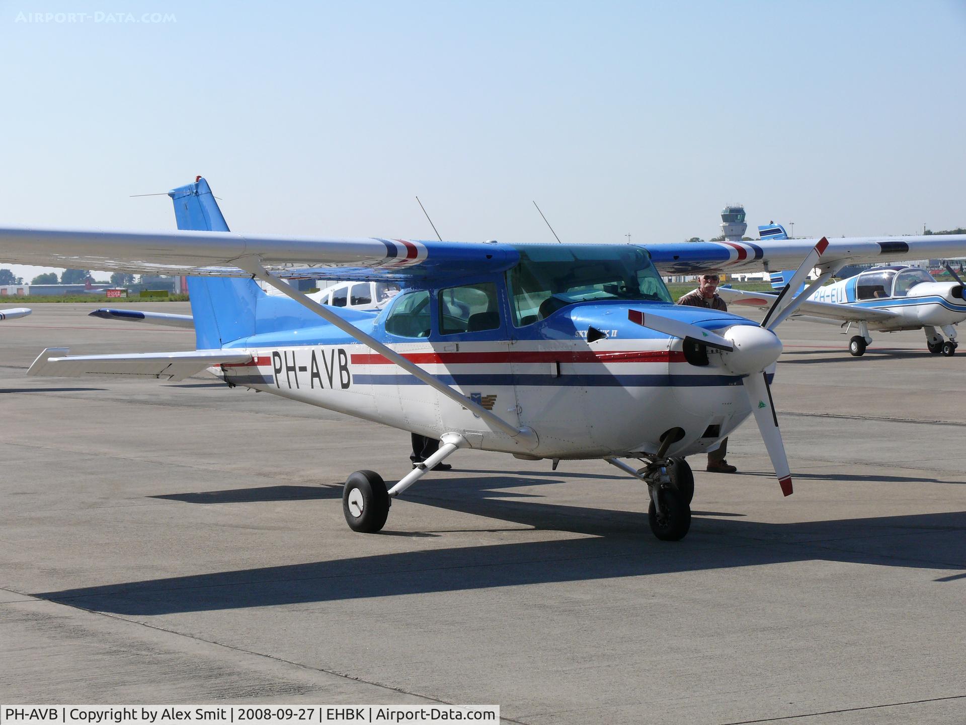 PH-AVB, 1982 Reims F172P C/N F17202185, Cessna CF172P Skyhawk
