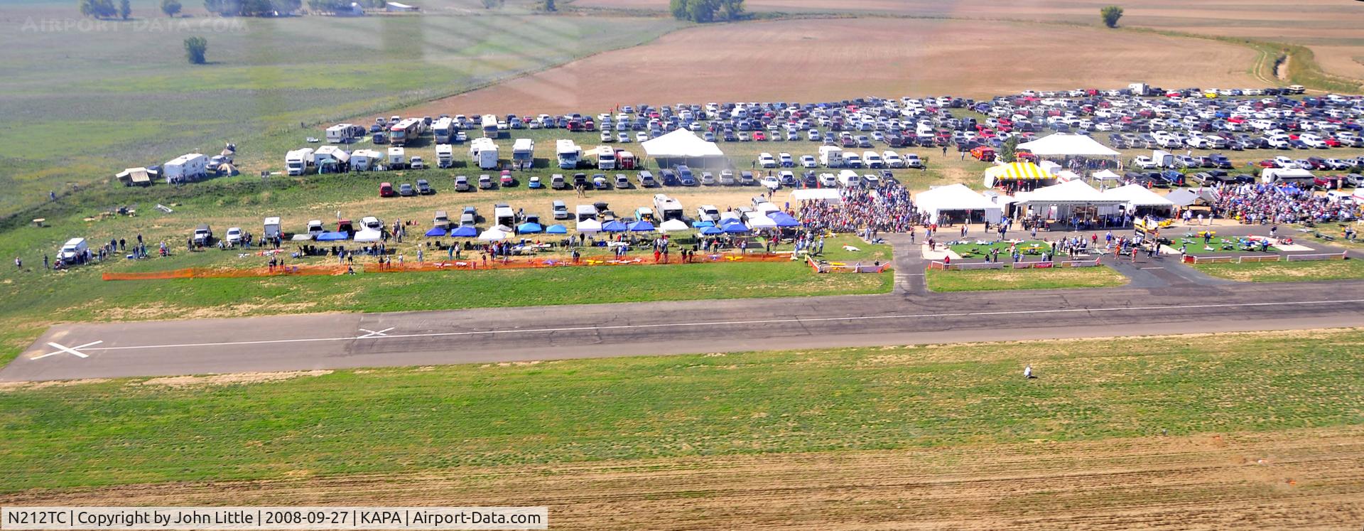 N212TC, 1944 North American SNJ-5 Texan Texan C/N 121-41732, High Speed Pass for the crowd