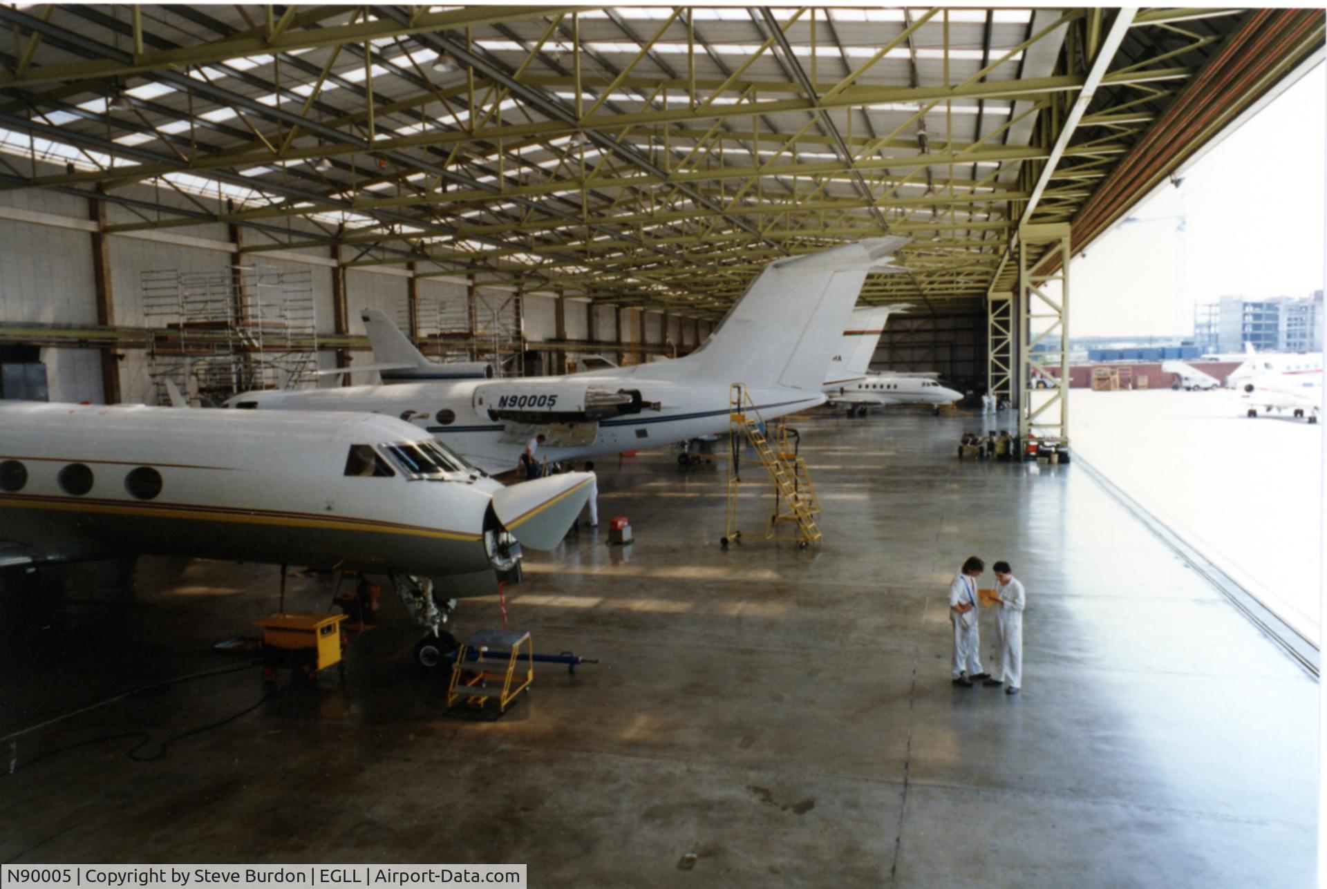 N90005, 1989 Gulfstream Aerospace G-IV C/N 1103, Undergoing maintenance at Hunting Business Aviation, Heathrow
