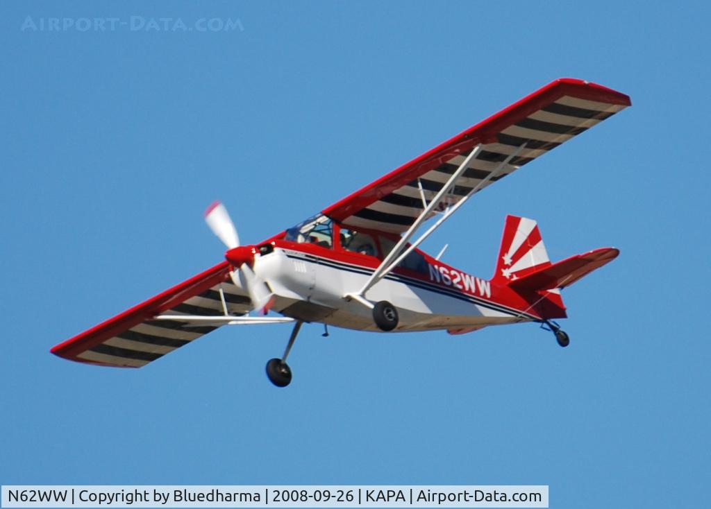 N62WW, 2004 American Champion 8KCAB Decathlon C/N 940-2003, On approach to 17R.