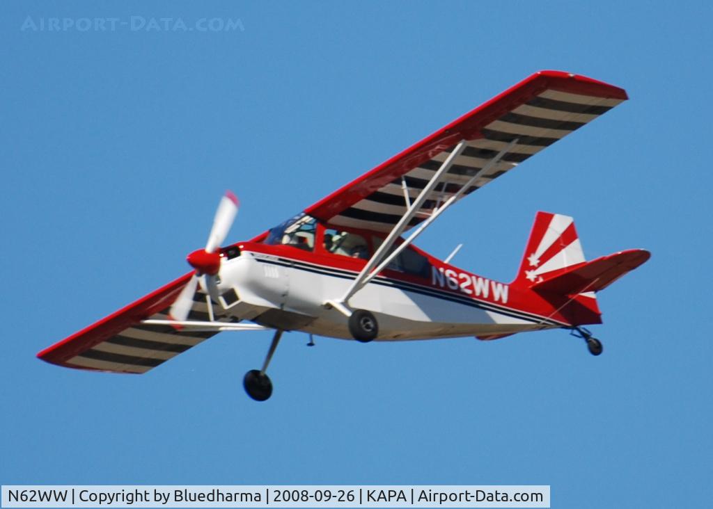 N62WW, 2004 American Champion 8KCAB Decathlon C/N 940-2003, On approach to 17R.