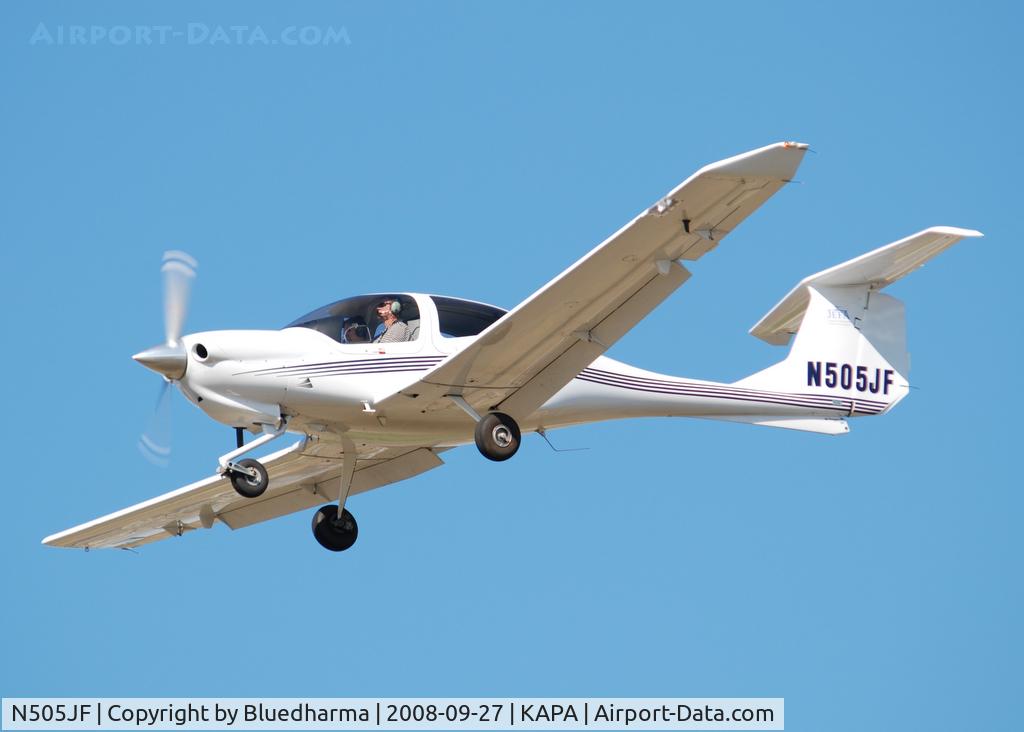 N505JF, 2005 Diamond DA-40 Diamond Star C/N 40.520, On approach to 17L.