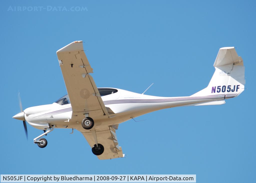 N505JF, 2005 Diamond DA-40 Diamond Star C/N 40.520, On approach to 17L.