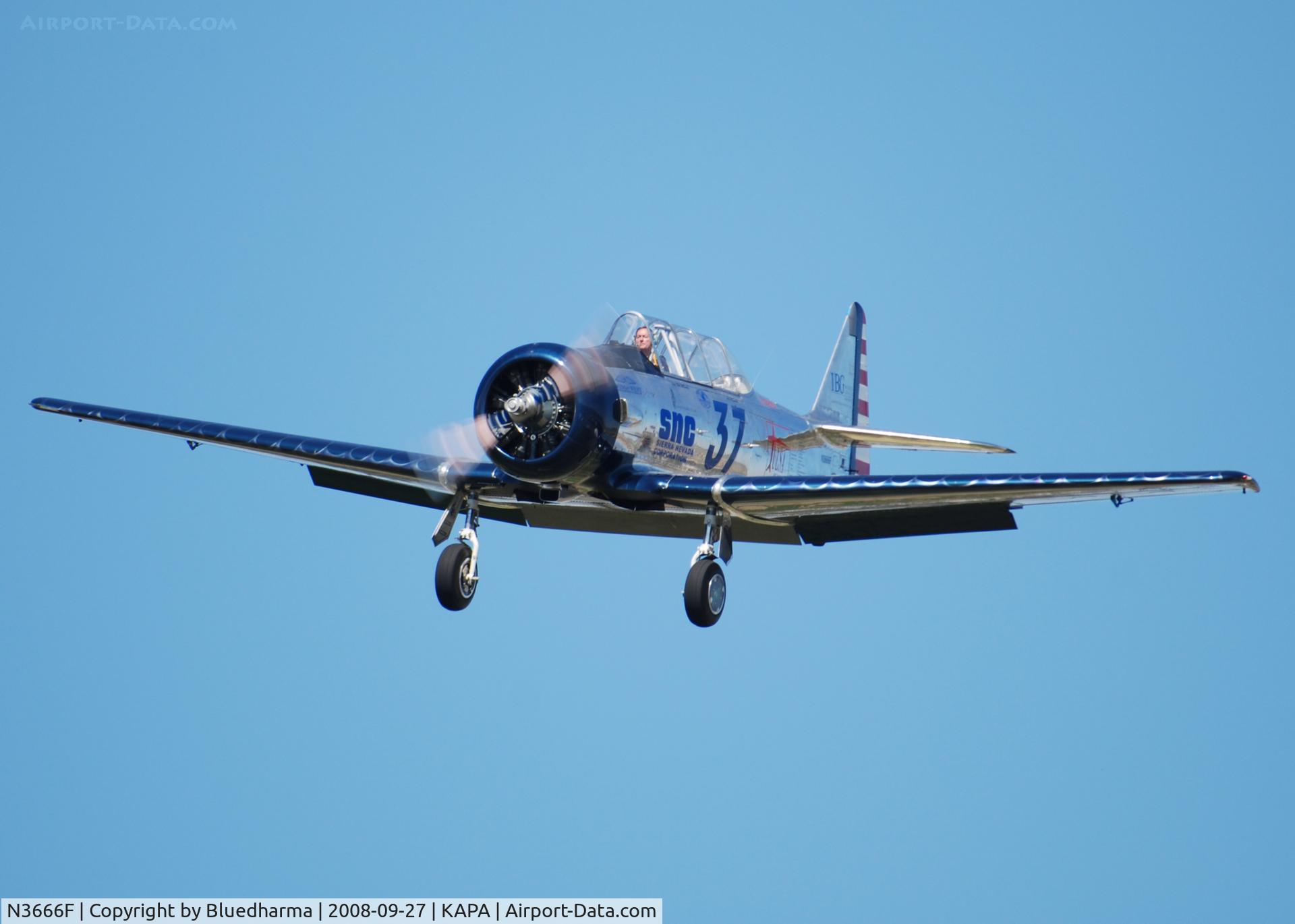 N3666F, North American SNJ-5 Texan Texan C/N 52031, Race 37 on final approach to 17L.