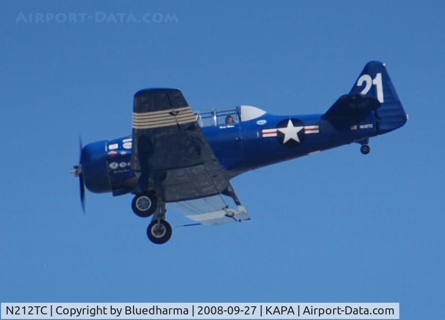 N212TC, 1944 North American SNJ-5 Texan Texan C/N 121-41732, Mystical Power on final approach to 17L with fellow photographer John Little.