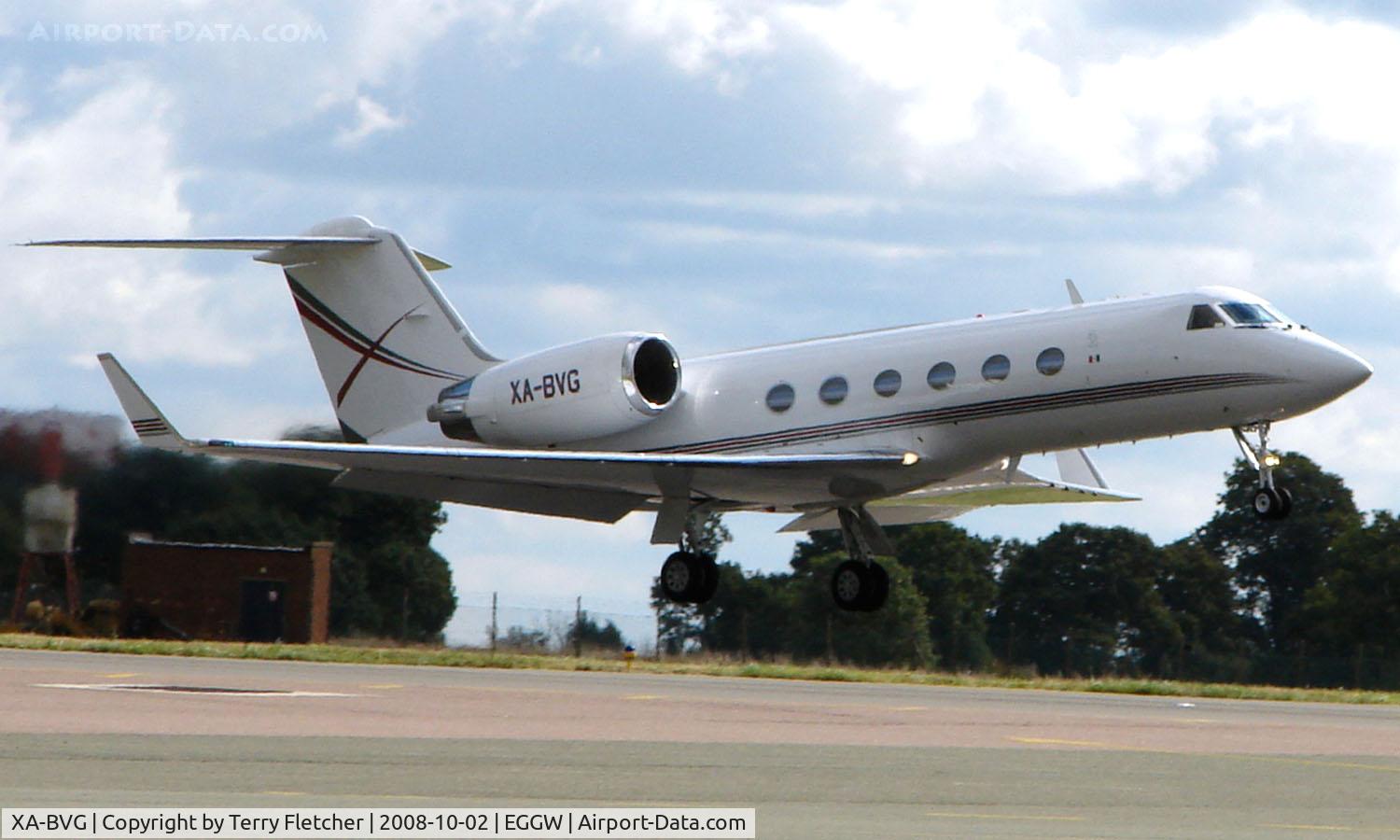 XA-BVG, Gulfstream Aerospace G-1159C Gulfstream IV C/N 1014, Mexican Gulf 4 lifts off from Luton