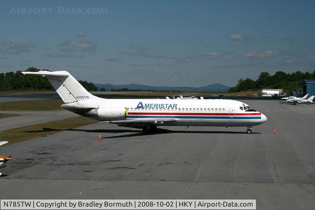 N785TW, 1967 Douglas DC-9-15F C/N 47015, A great day to take pictures.