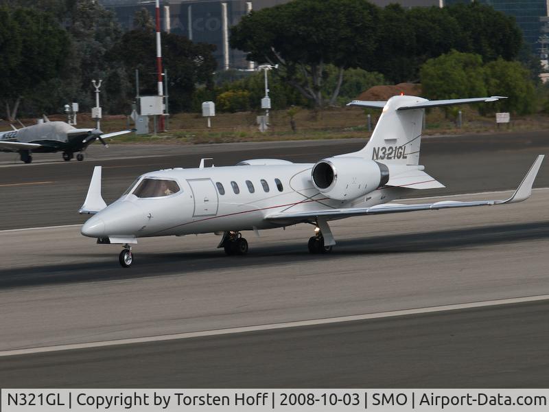 N321GL, 2000 Learjet 31A C/N 216, N321GL departing on RWY 21