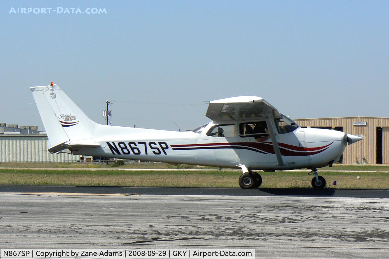 N867SP, 1999 Cessna 172S C/N 172S8127, At Arlington Municipal