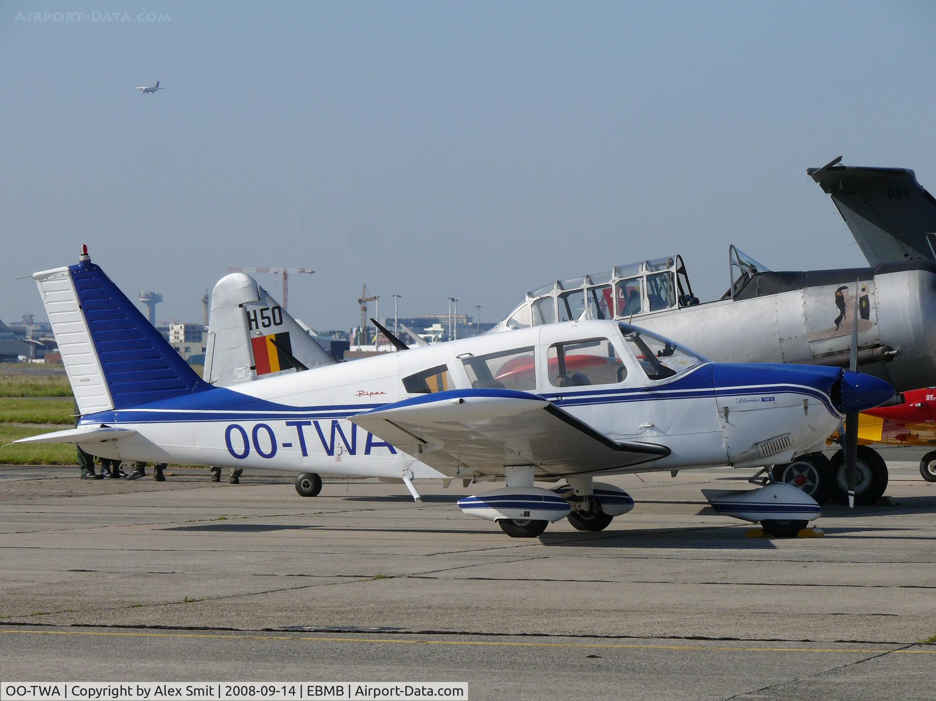 OO-TWA, Piper PA-28-180E Cherokee C/N 28-5608, Piper Pa28-180E Cherokee OO-TWA