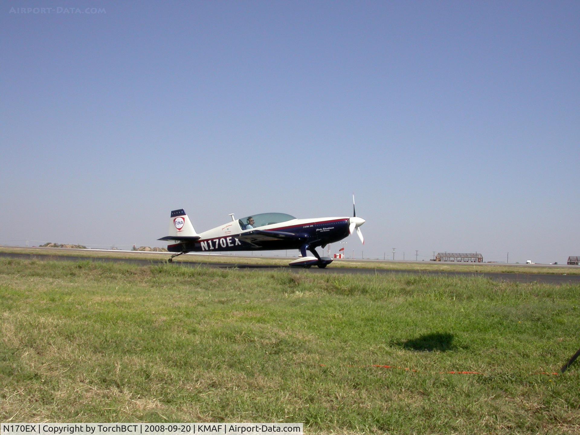 N170EX, 2003 Extra EA-300/L C/N 170, Jan Collmer taxiing his Extra 300L out at the Fina-CAF Airsho 2008.