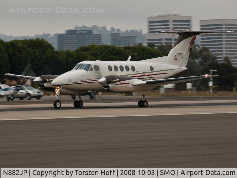 N882JP, 1981 Beech B200 King Air C/N BB-882, N882JP departing on RWY 21