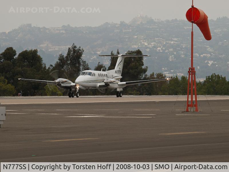 N777SS, 1980 Beech 200 C/N BB-661, N777SS departing on RWY 21