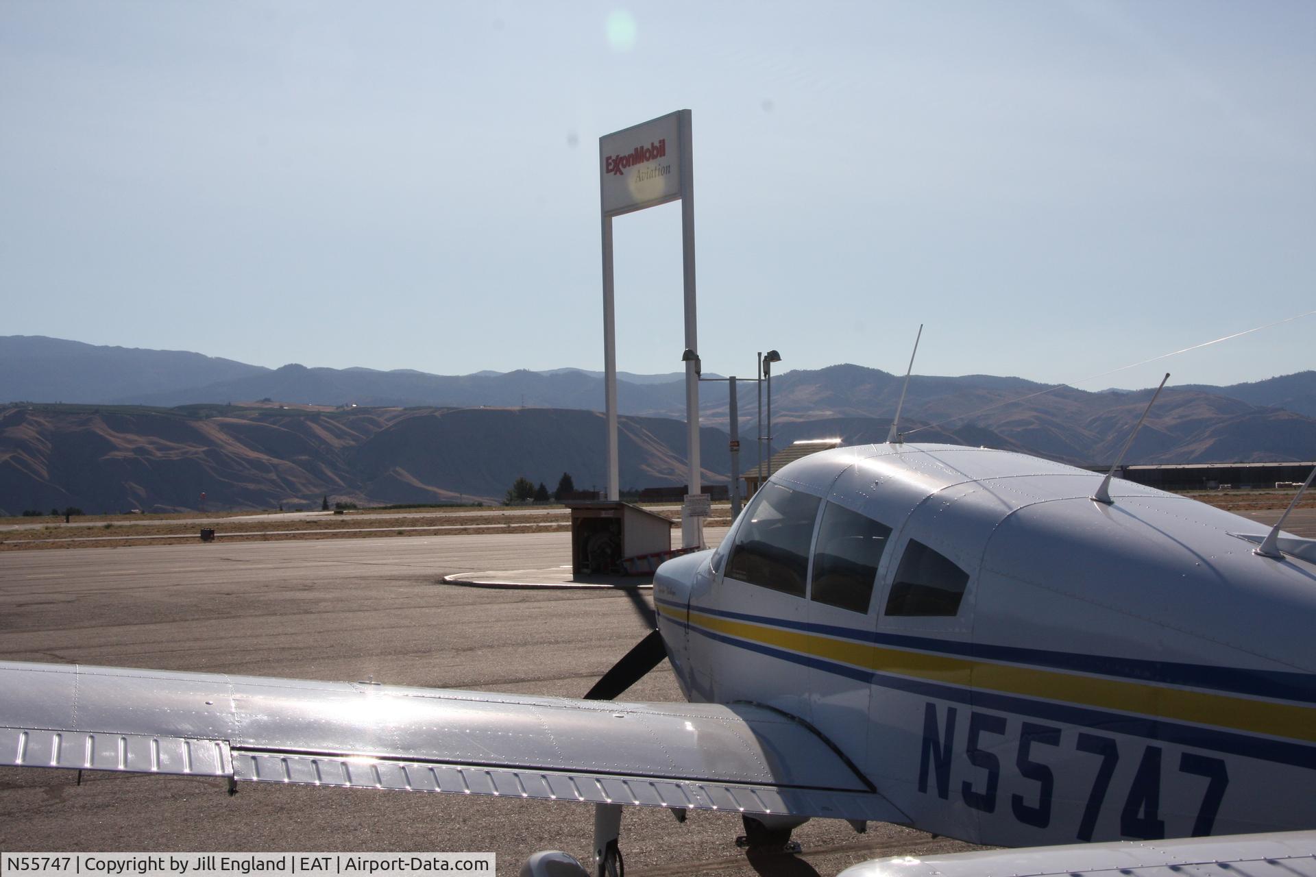 N55747, 1973 Piper PA-28-180 Cherokee C/N 28-7305347, September Wenatchee (Pangborne Field) for some fuel and a $100 fruit basket.