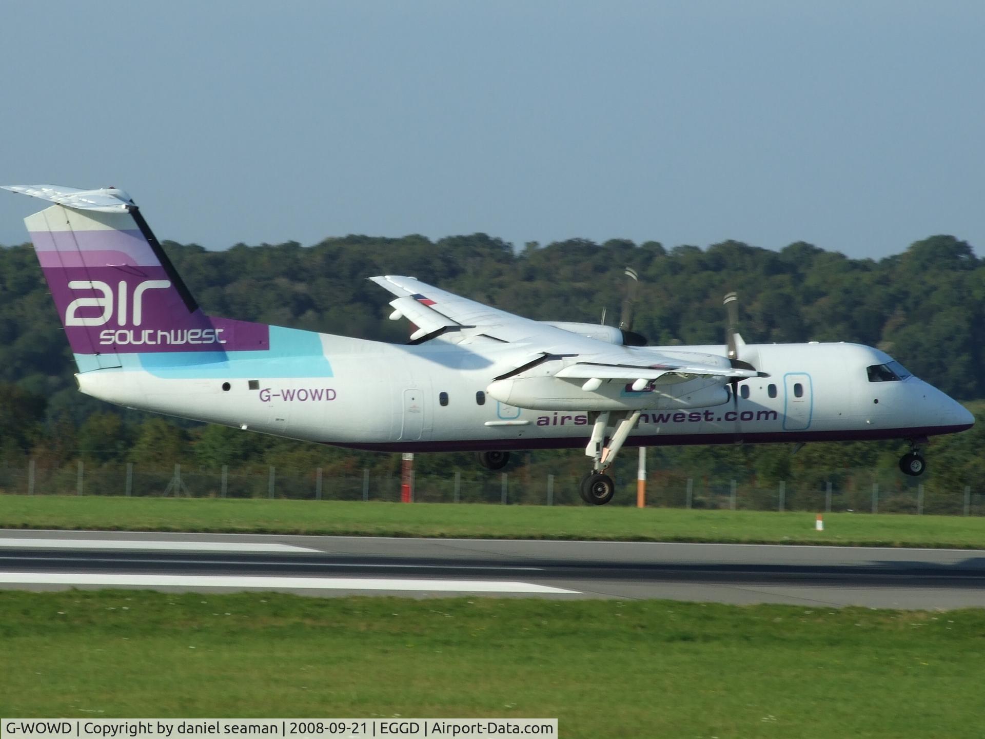 G-WOWD, 1991 De Havilland Canada DHC-8-311 Dash 8 C/N 286, landing 09