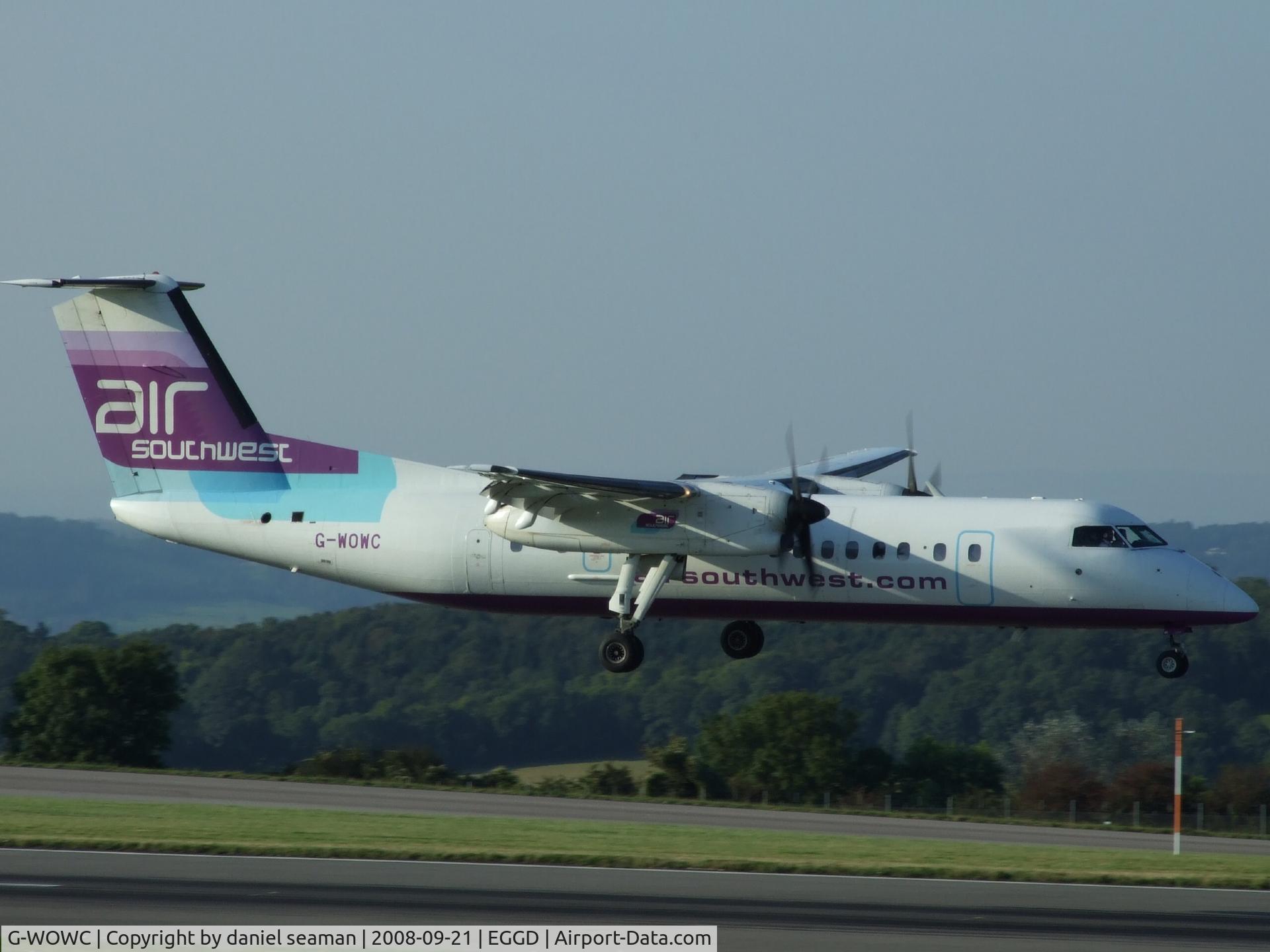 G-WOWC, 1991 De Havilland Canada DHC-8-311 Dash 8 C/N 311, landing 09