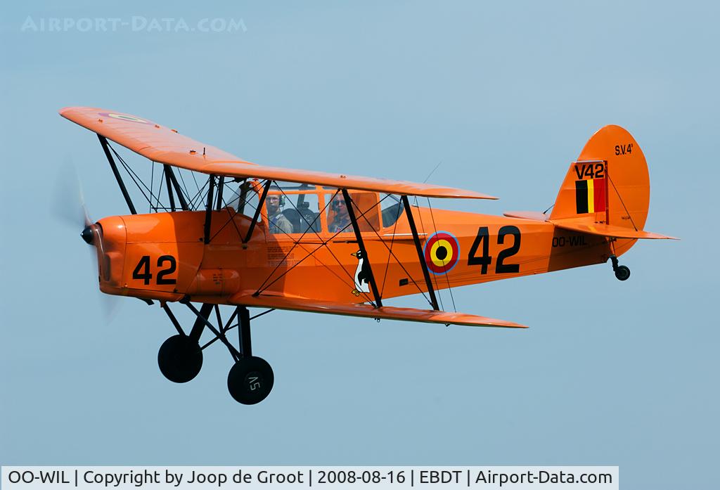 OO-WIL, Stampe-Vertongen SV-4B C/N 1184, Neat fly past during the old timer fly in.