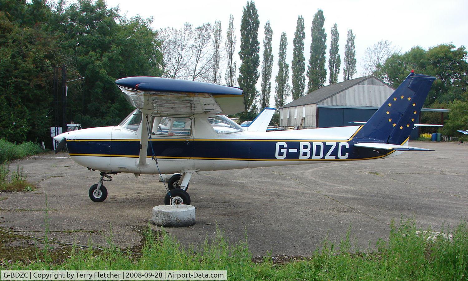 G-BDZC, 1976 Reims F150M C/N 1316, 1976 Cessna F150M at a quiet Cambridgeshire  airfield