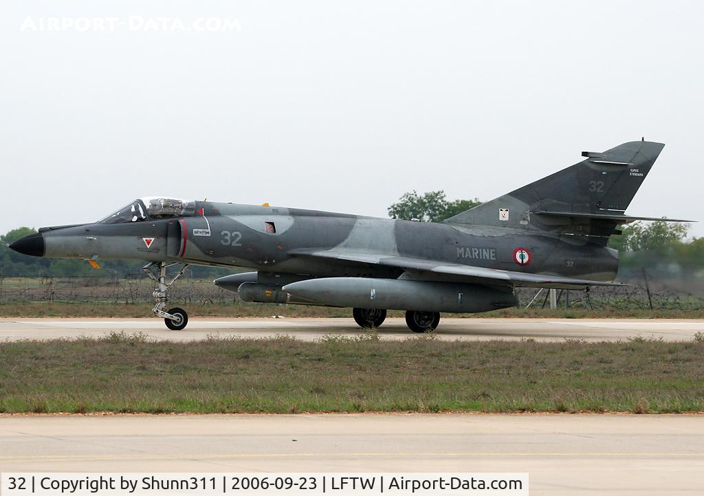 32, Dassault Super Etendard C/N 32, Come back from his demo flight during Navy Open Day 2006