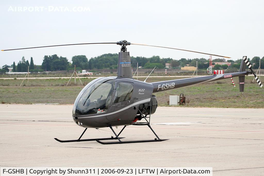 F-GSHB, 1992 Robinson R22 Mariner C/N 2101M, On display before his show during Navy Open Day 2006