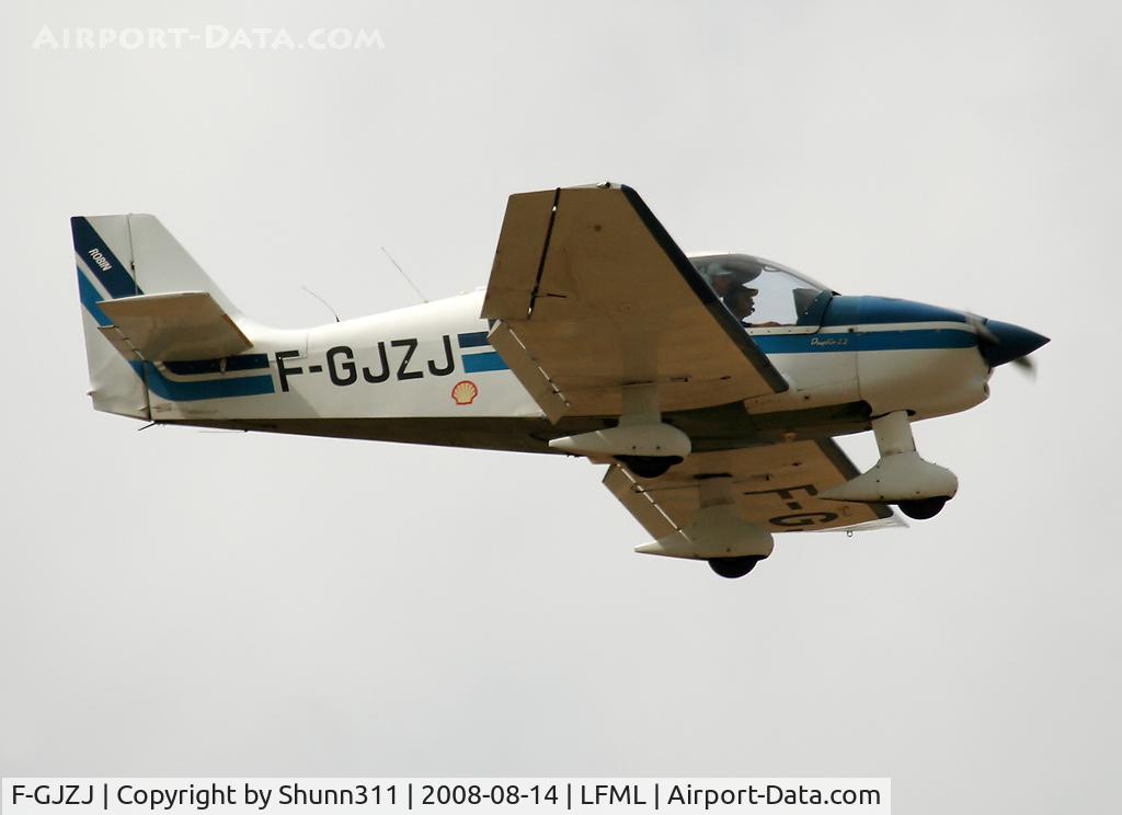 F-GJZJ, Robin DR-400-120 C/N 2018, Go around rwy 32R