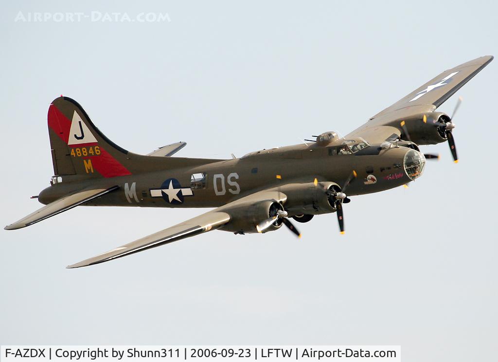 F-AZDX, 1944 Boeing B-17G Flying Fortress C/N 8246, During his show on Navy Open Day 2006