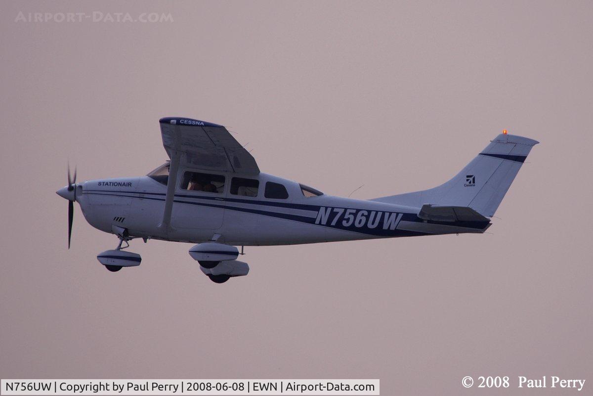 N756UW, 1978 Cessna U206G Stationair C/N U20604376, A liftoff framed in the pale sky of a setting sun