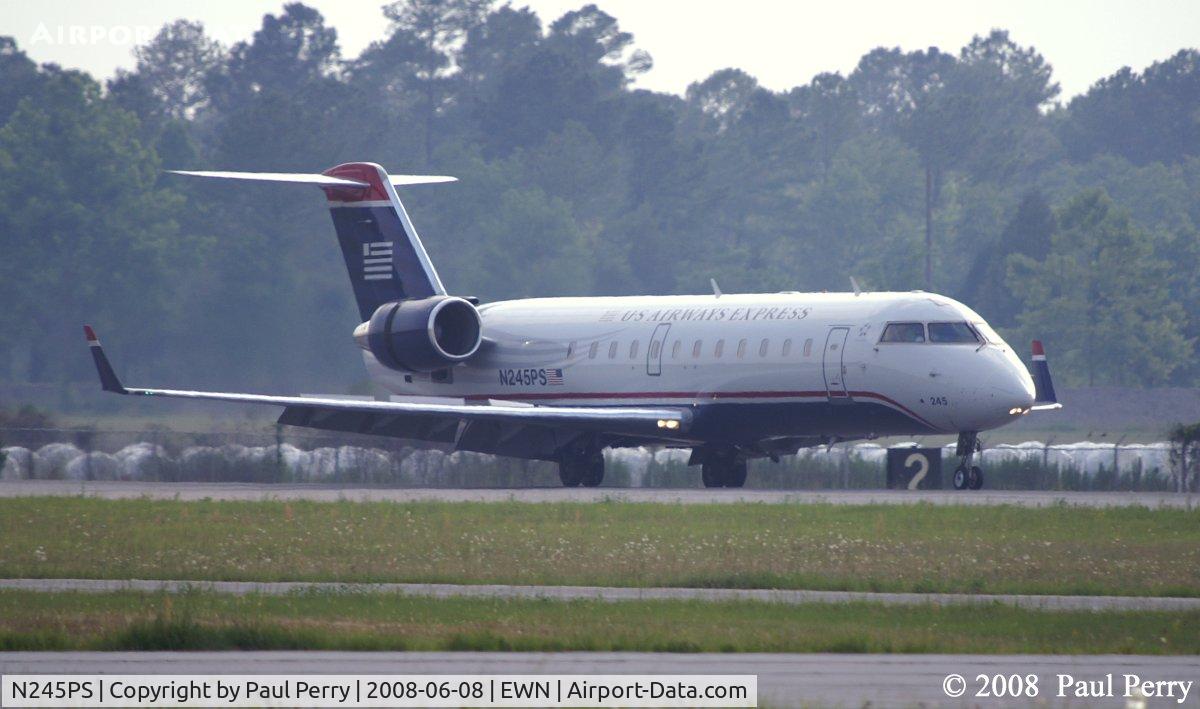 N245PS, 2004 Bombardier CRJ-200ER (CL-600-2B19) C/N 7919, Another CL-600, this one landing.
