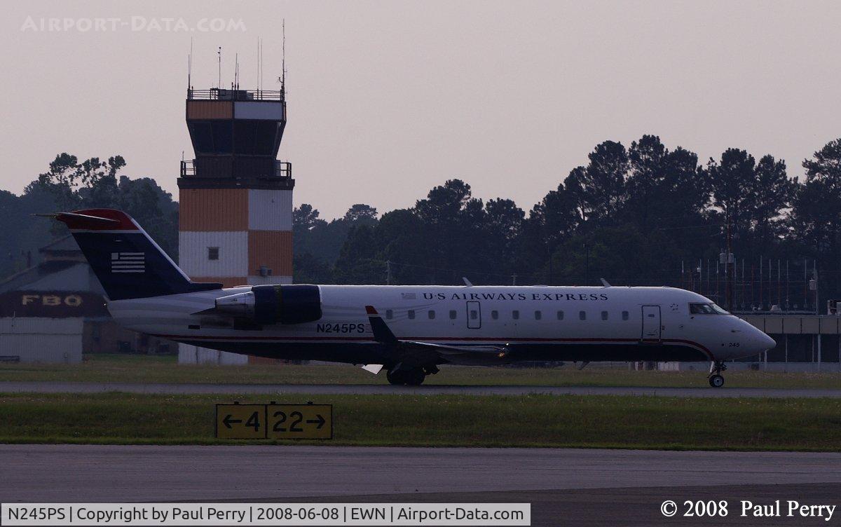 N245PS, 2004 Bombardier CRJ-200ER (CL-600-2B19) C/N 7919, Taxiing by the tower