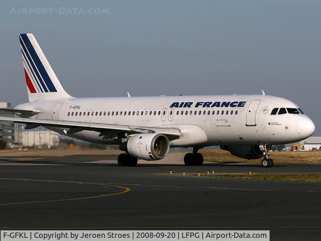F-GFKL, 1990 Airbus A320-211 C/N 0101, .