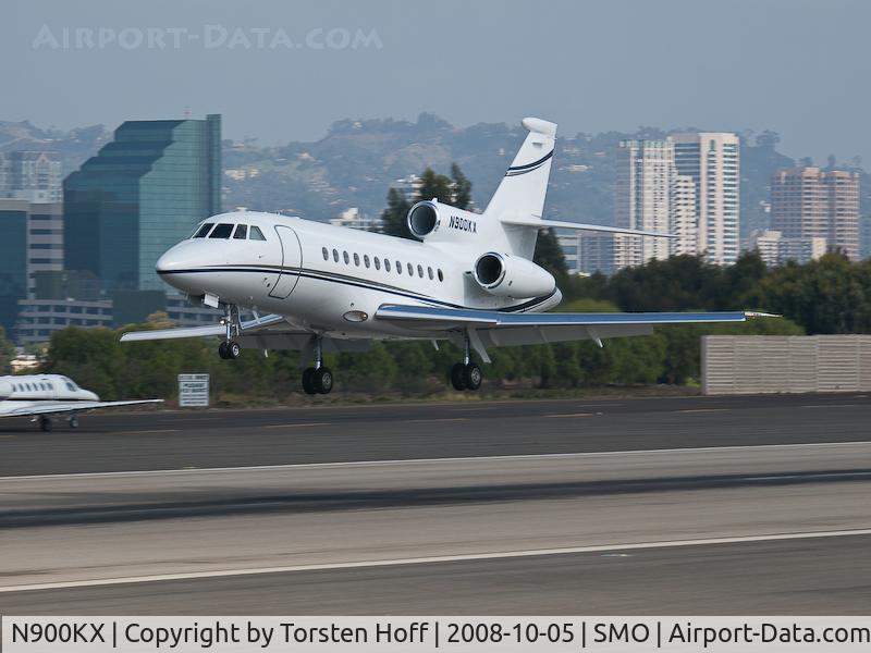 N900KX, 2001 Dassault Falcon 900EX C/N 98, N900KX arriving on RWY 21