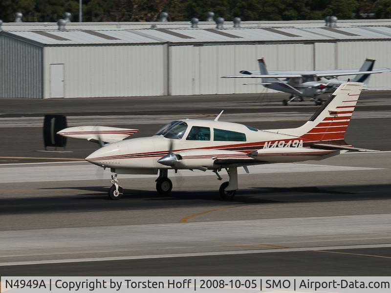 N4949A, 1978 Cessna T310R C/N 310R1505, N4949A departing on RWY 21