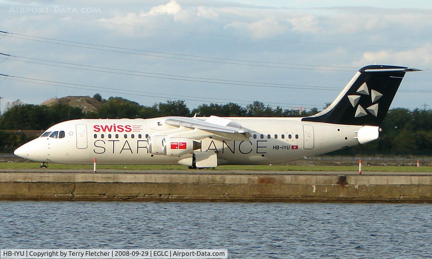 HB-IYU, 2000 British Aerospace Avro 146-RJ100 C/N E3379, Swiss Bae146 at London City