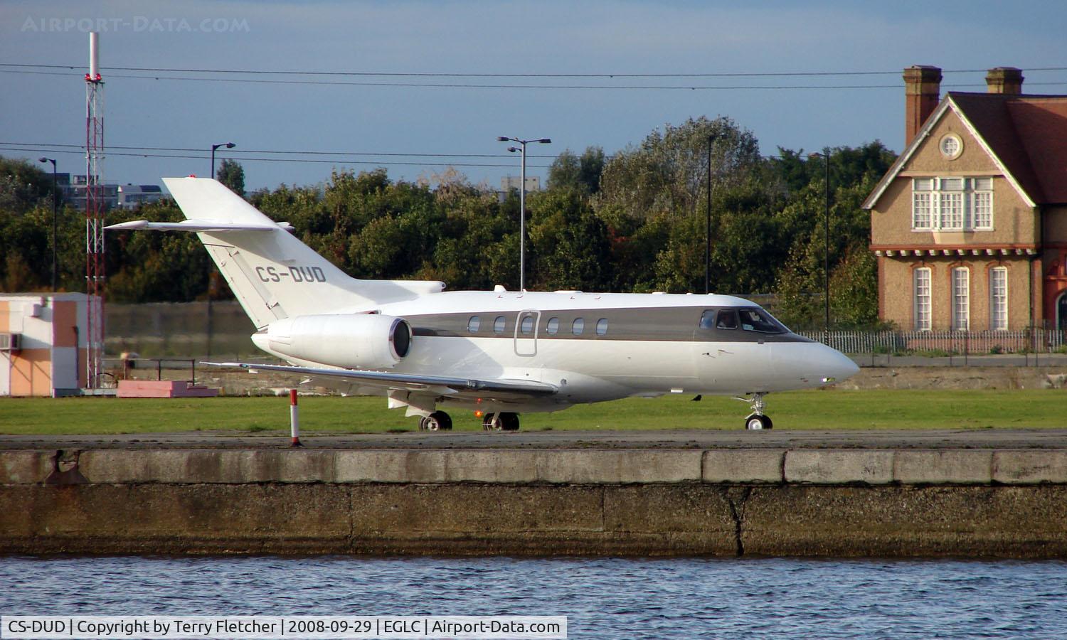 CS-DUD, 2008 Hawker Beechcraft 750 C/N HB-8, New Netjets Raytheon 750XP in revised colour scheme