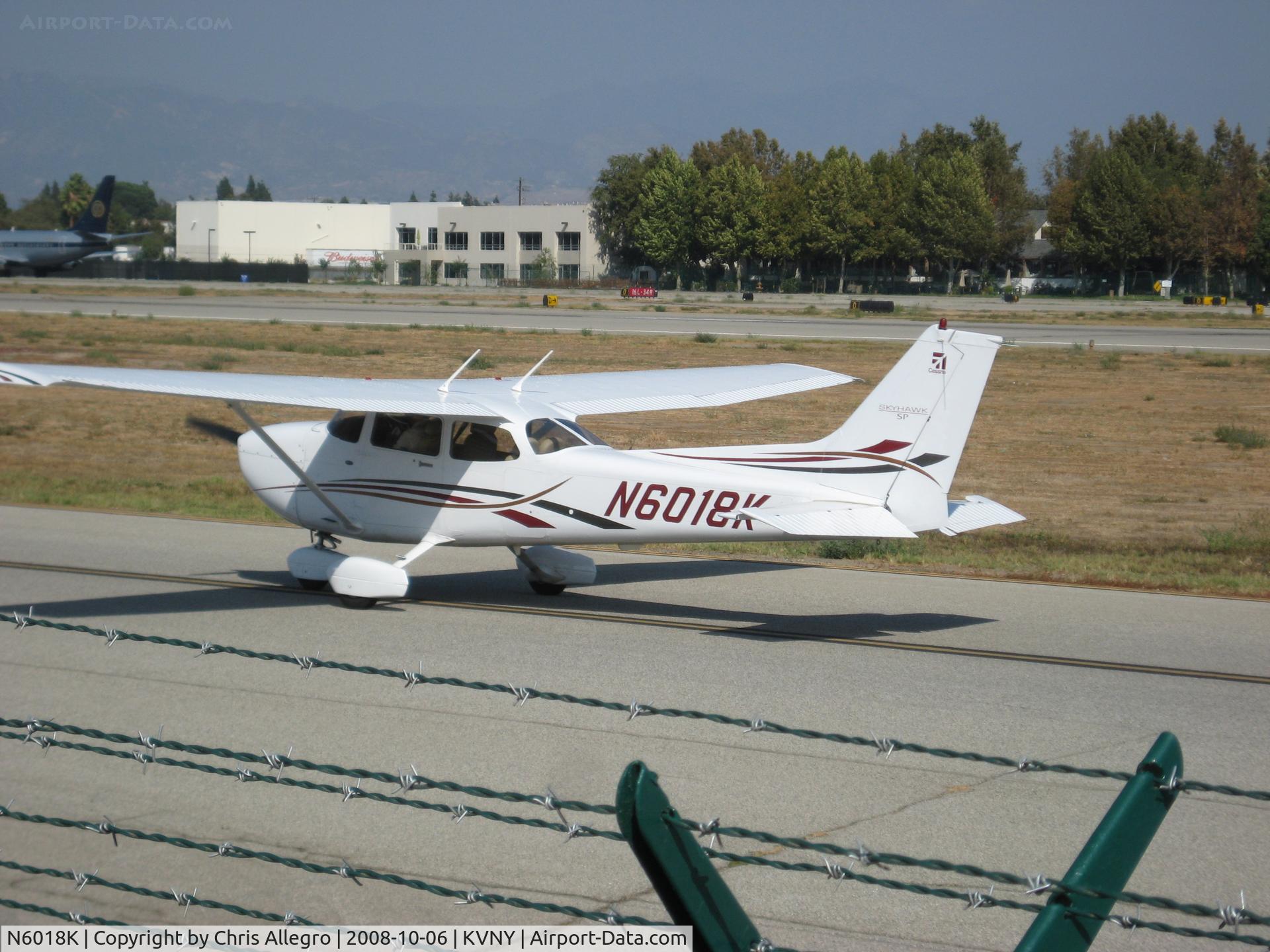 N6018K, 2006 Cessna 172S Skyhawk SP C/N 172S10174, Taxiing to VNFC