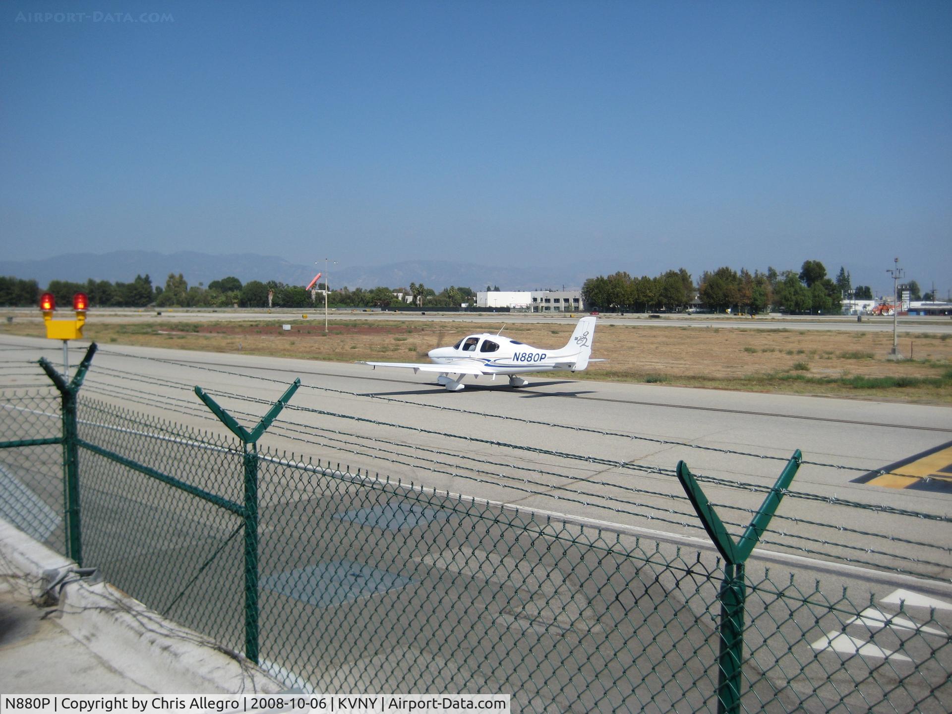 N880P, 2004 Cirrus SR22 C/N 0929, Taxiing to RWY 16R