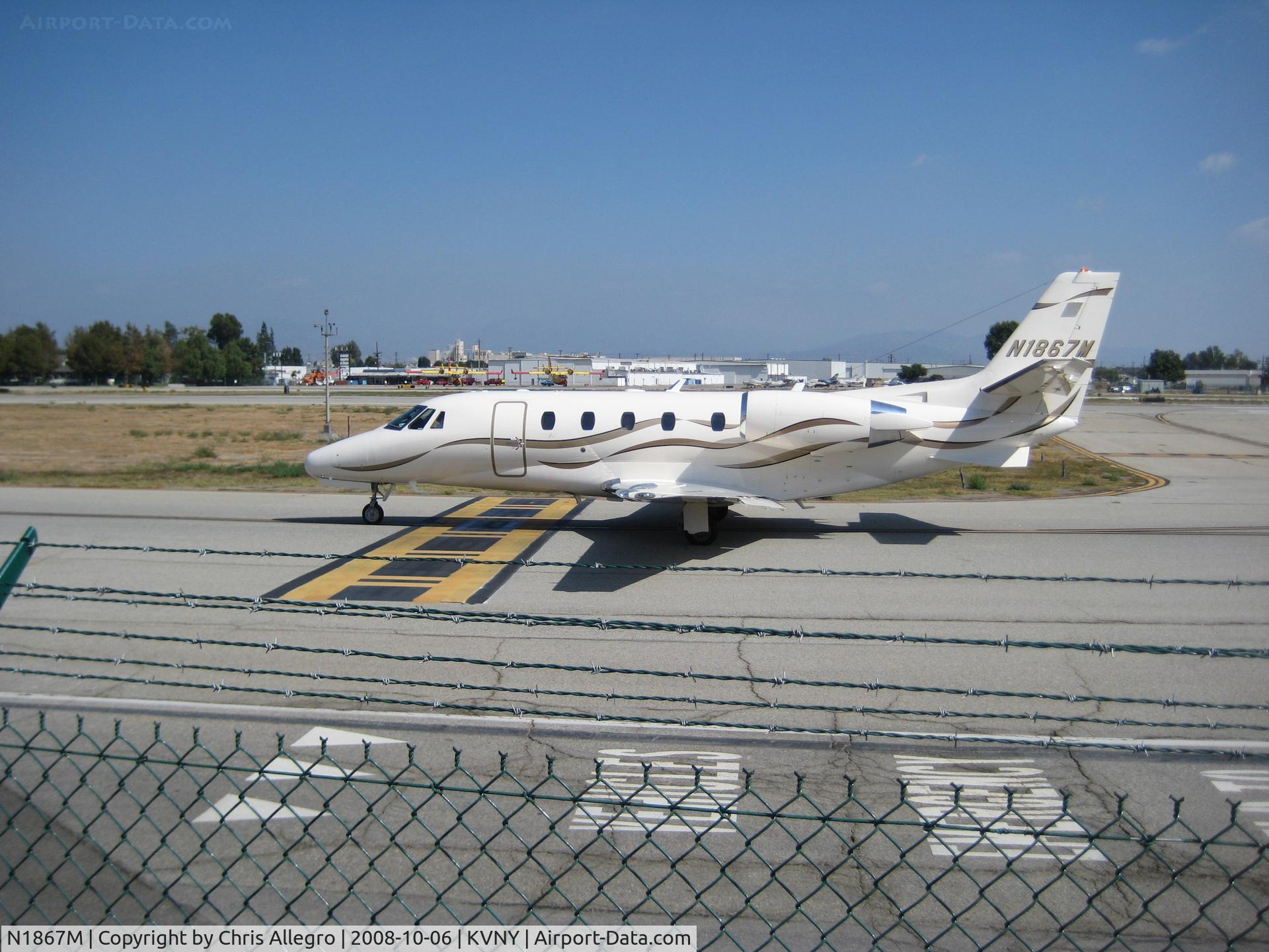 N1867M, 2003 Cessna 560XL C/N 560-5303, Taxiing to Pentastar, for another departure to KSFO