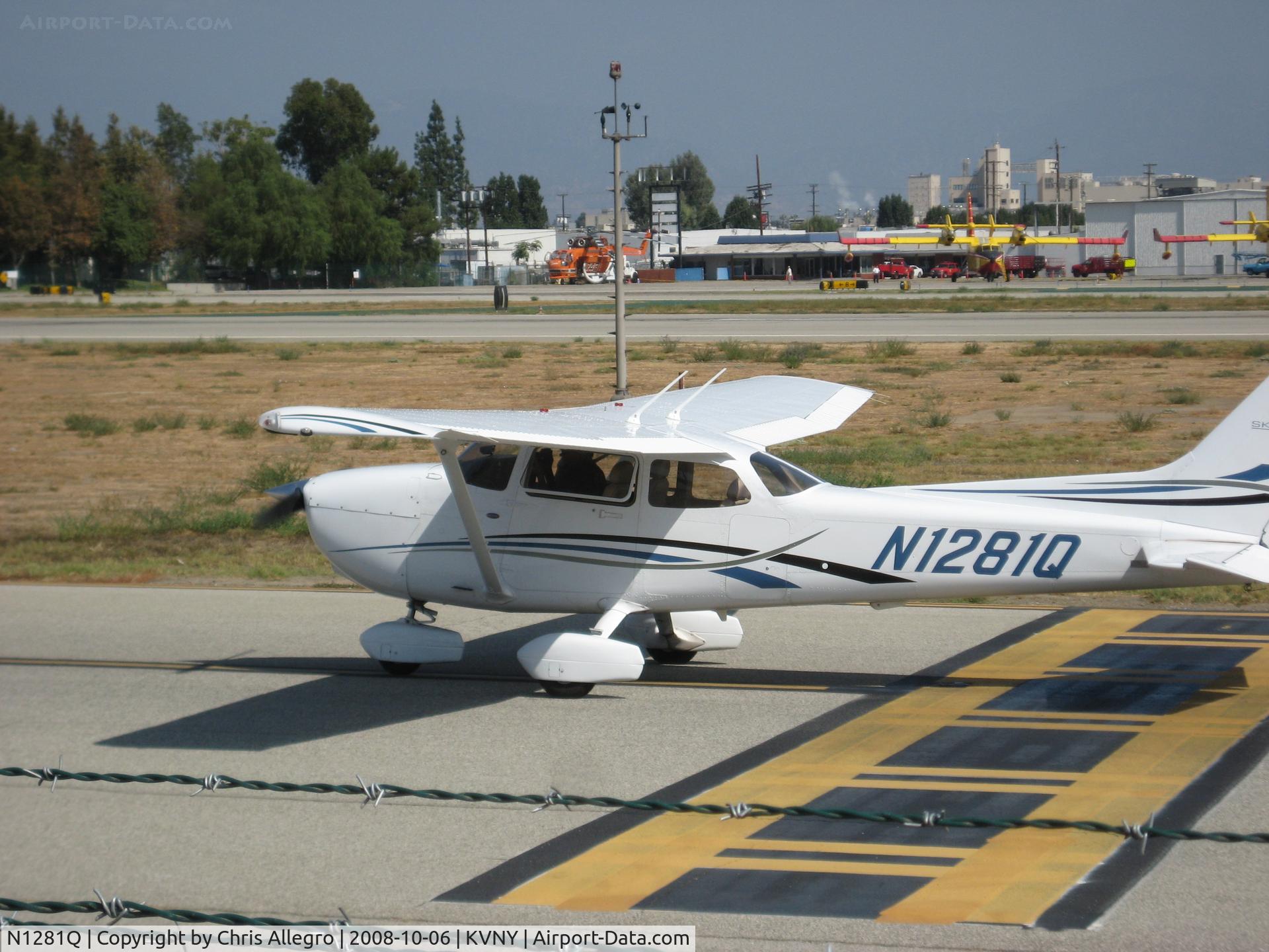 N1281Q, 2006 Cessna 172S C/N 172S10333, Taxiing to VNFC