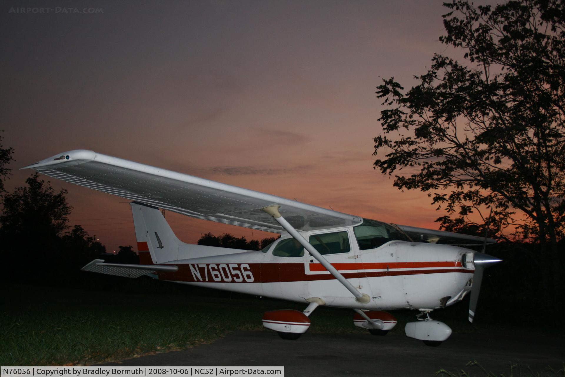 N76056, 1976 Cessna 172N C/N 17268108, A great day to take pictures.