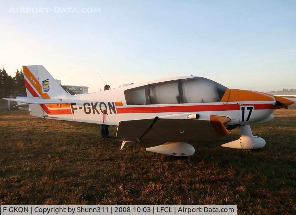 F-GKQN, Robin DR-400-160 Chevalier C/N 2058, Parked...