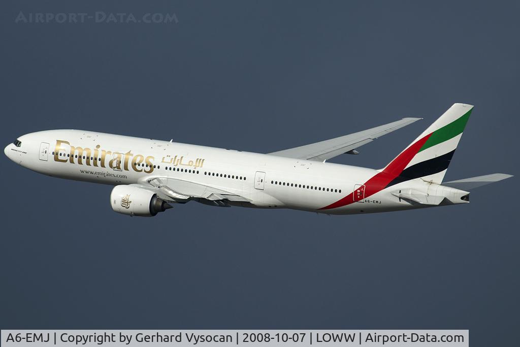 A6-EMJ, 1997 Boeing 777-21H/ER C/N 27253, new on her route to dxb
